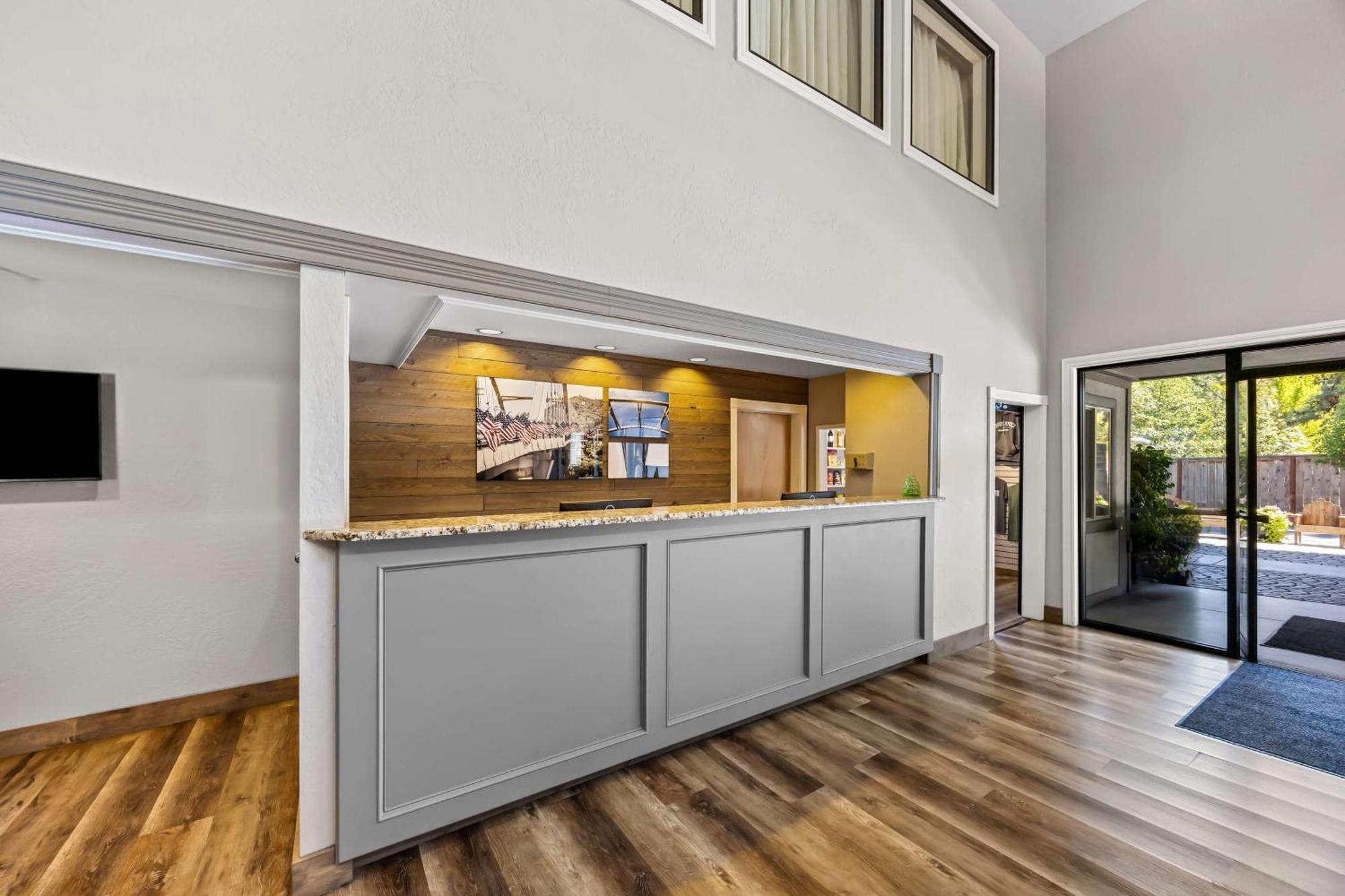 Best Western Inn At The Rogue Rogue River Экстерьер фото