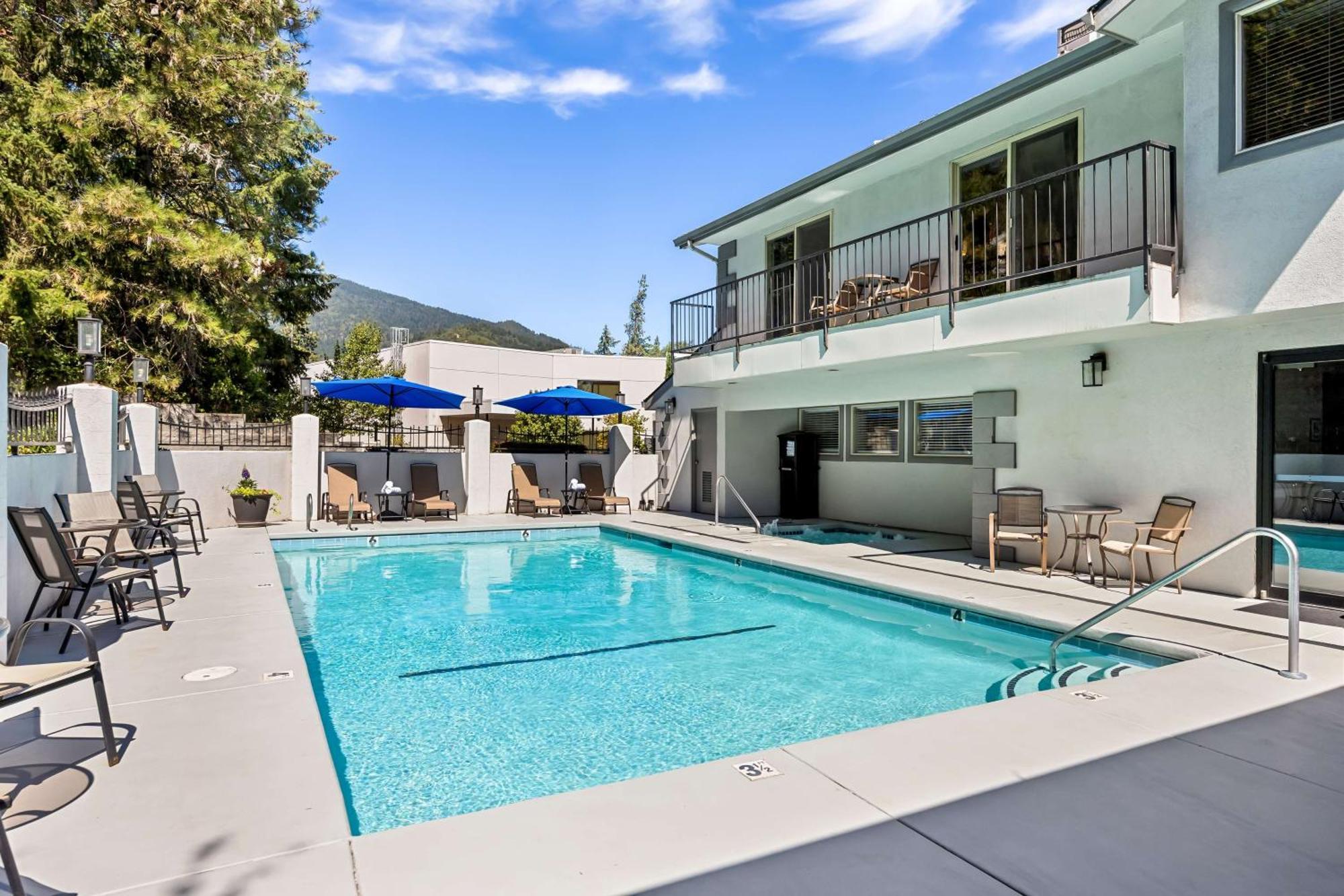 Best Western Inn At The Rogue Rogue River Экстерьер фото