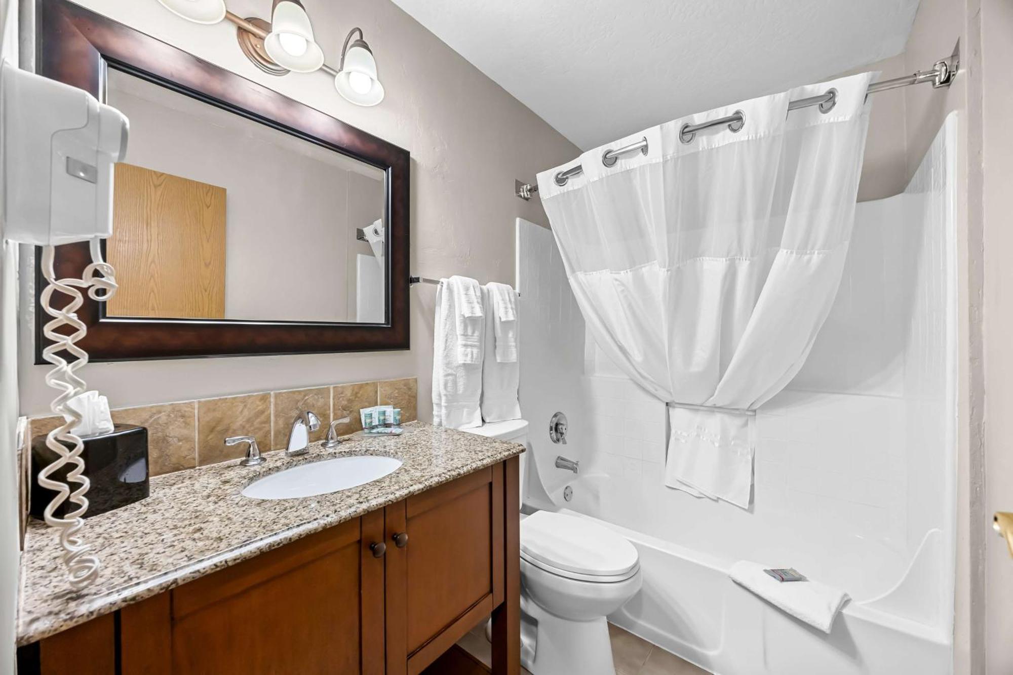 Best Western Inn At The Rogue Rogue River Экстерьер фото