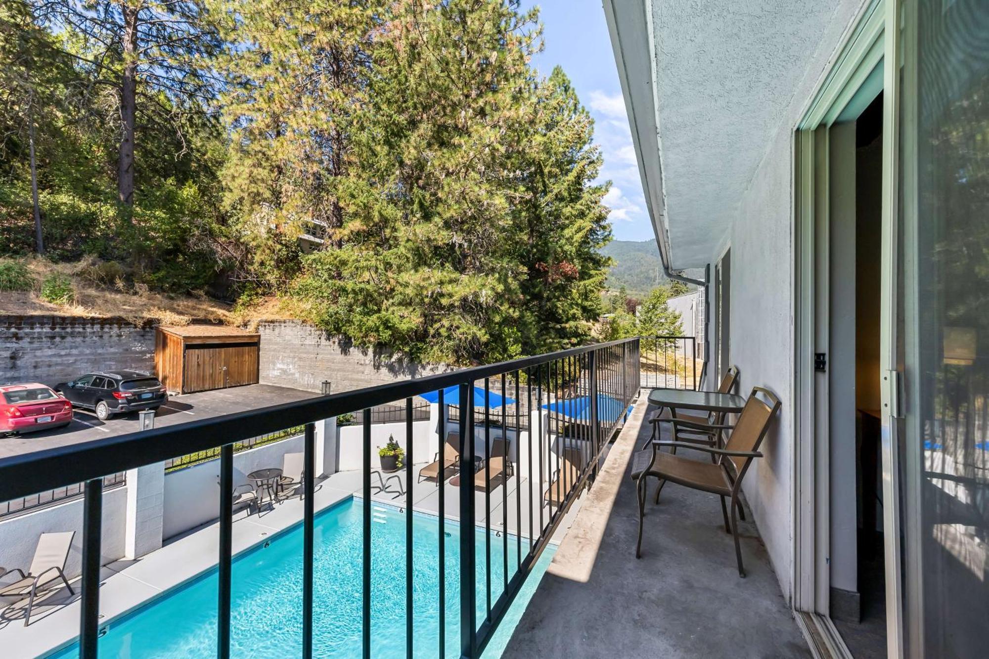 Best Western Inn At The Rogue Rogue River Экстерьер фото
